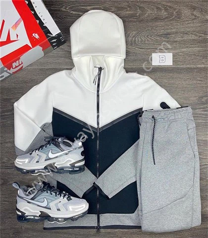 بدلة رياضية رجالية